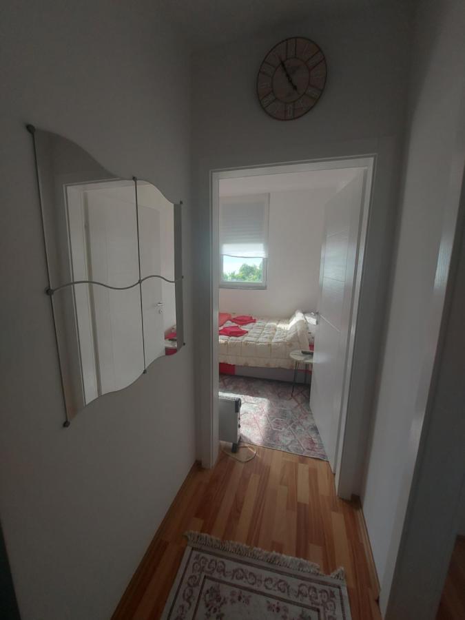 Apartment Ana V-Peshtani โอครีด ภายนอก รูปภาพ