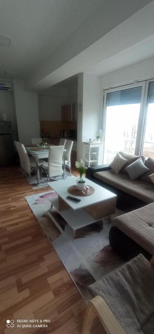 Apartment Ana V-Peshtani โอครีด ภายนอก รูปภาพ